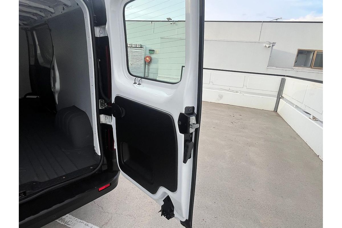 2022 Mitsubishi Express GLX SN LWB