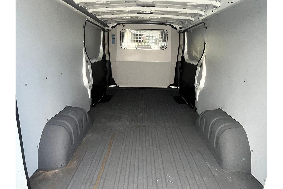 2022 Mitsubishi Express GLX SN LWB