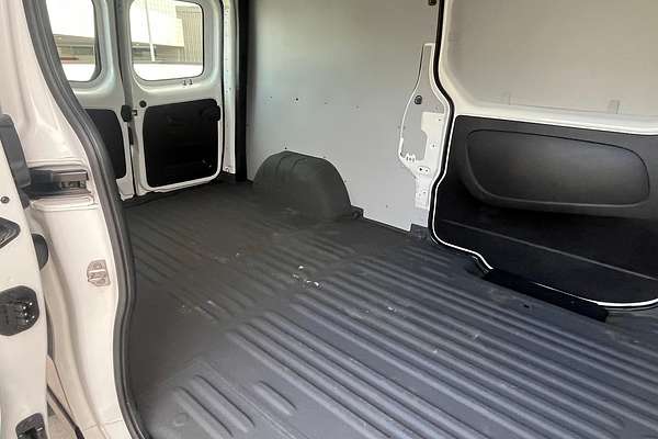 2022 Mitsubishi Express GLX SN LWB