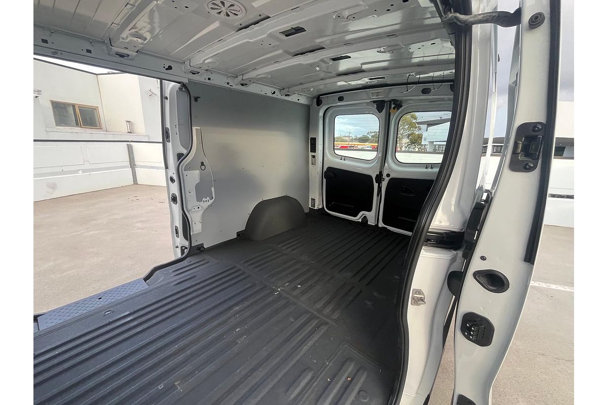 2022 Mitsubishi Express GLX SN LWB
