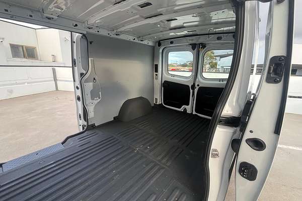 2022 Mitsubishi Express GLX SN LWB