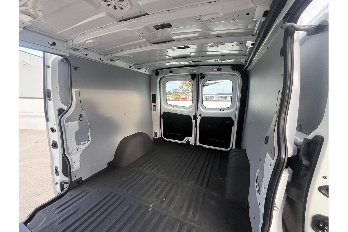 2022 Mitsubishi Express GLX SN LWB