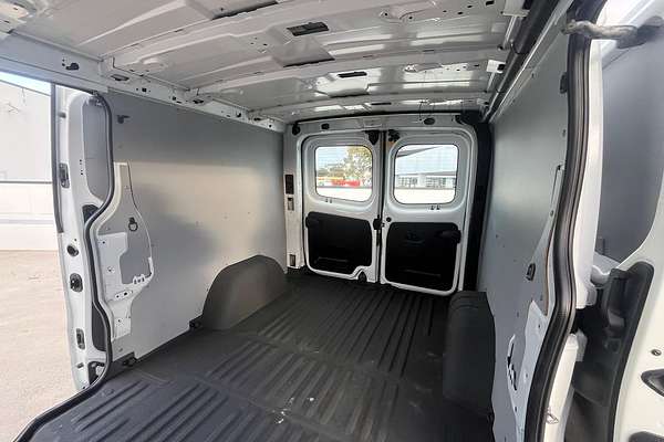2022 Mitsubishi Express GLX SN LWB