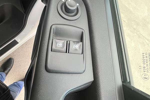 2022 Mitsubishi Express GLX SN LWB