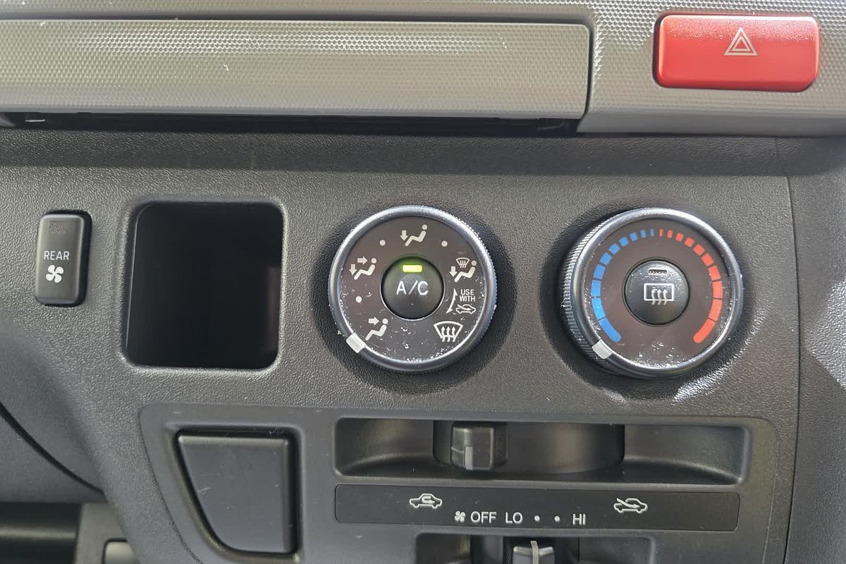 2012 Toyota Hiace KDH221R