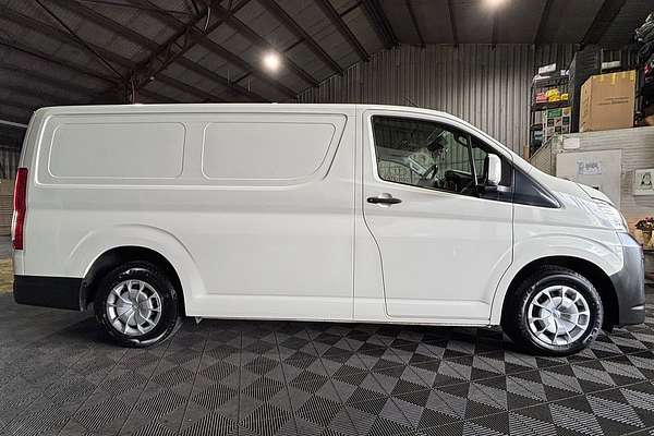 2021 Toyota Hiace GDH300R