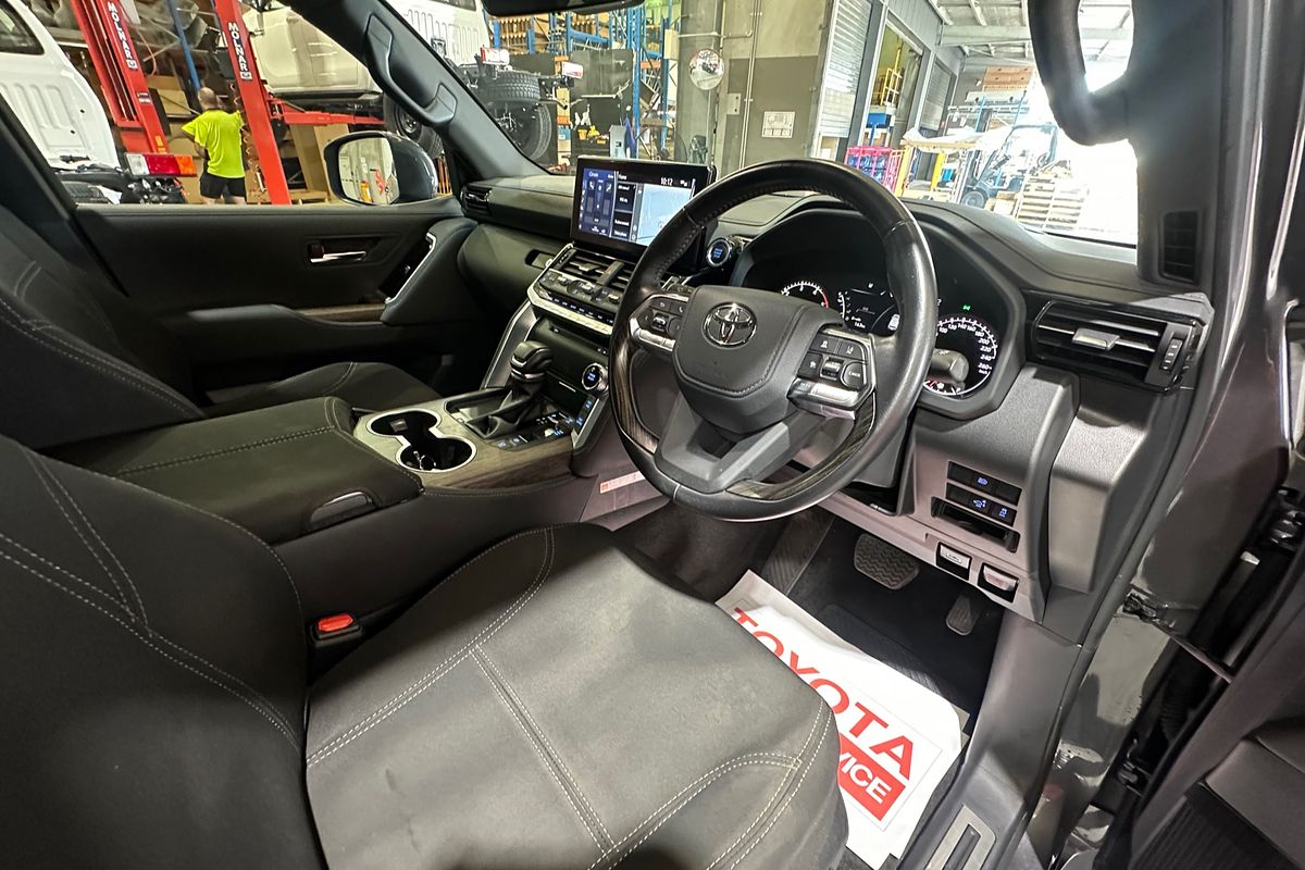 2023 Toyota Landcruiser VX FJA300R