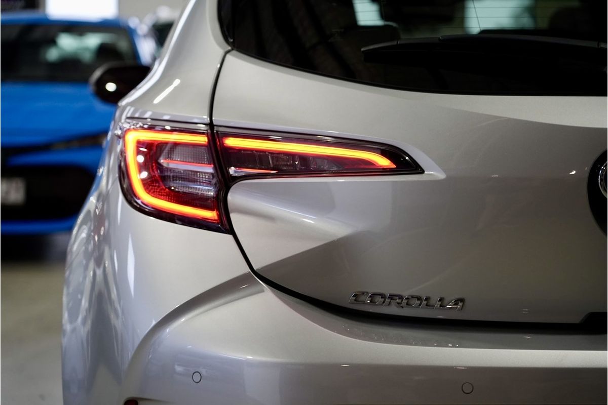 2020 Toyota Corolla ZR Hybrid ZWE211R