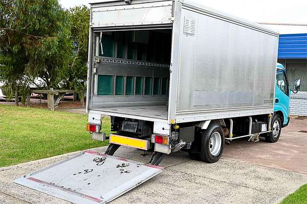 2006 Toyota Dyna Hybrid XKU