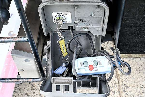 2006 Toyota Dyna Hybrid XKU