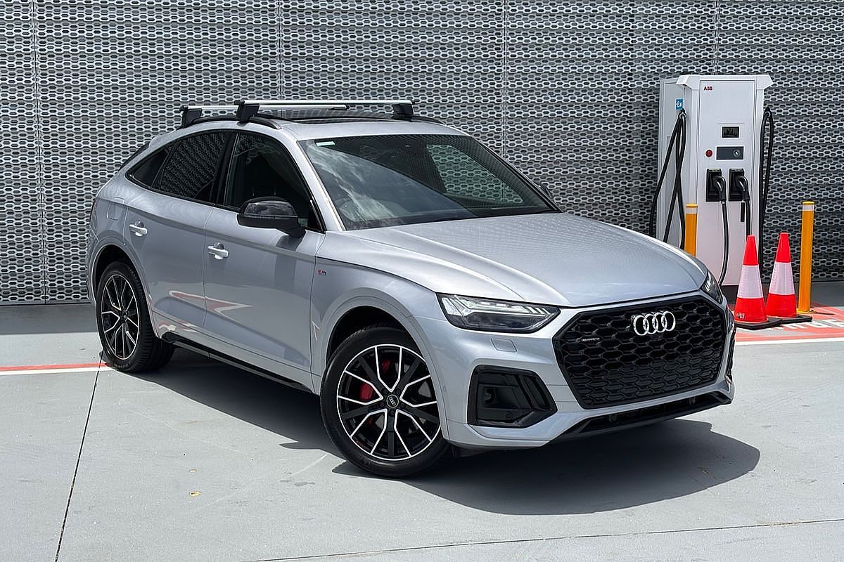 2023 Audi Q5 55 TFSI e S line FY