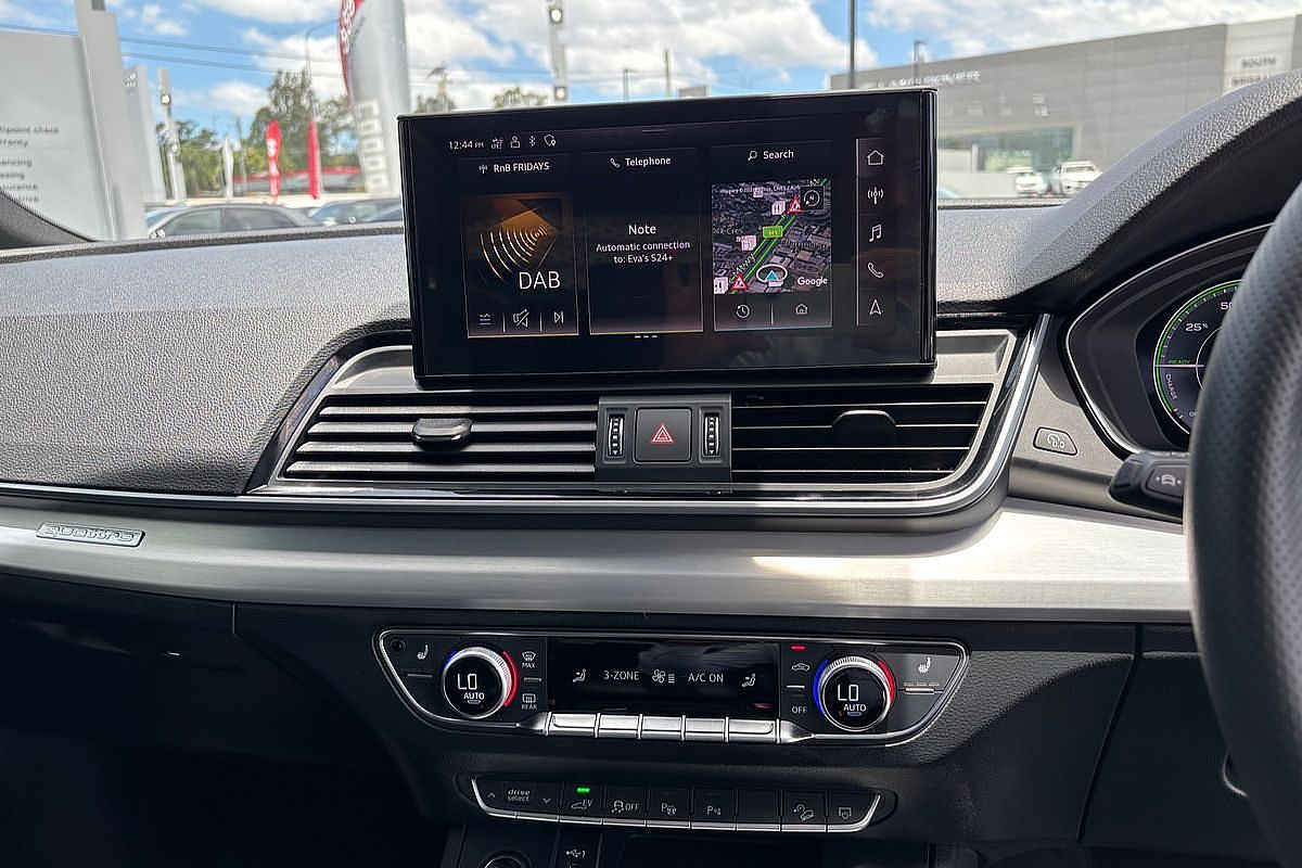 2023 Audi Q5 55 TFSI e S line FY