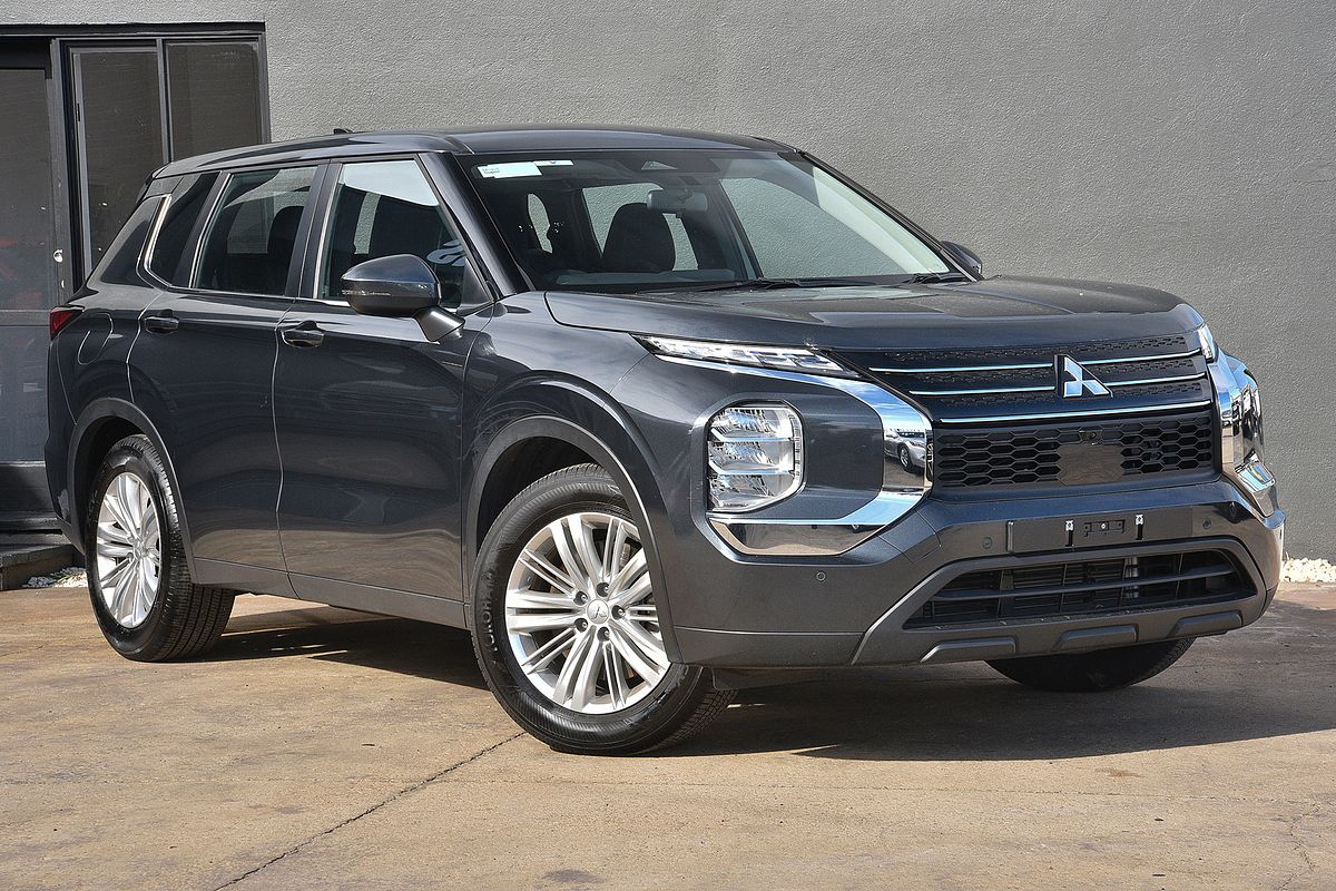 2024 Mitsubishi Outlander LS ZM