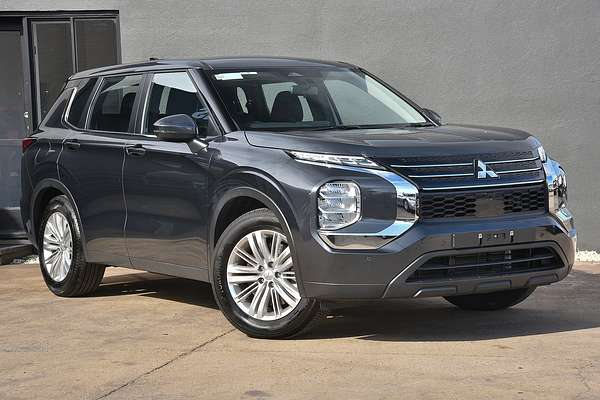 2024 Mitsubishi Outlander LS ZM