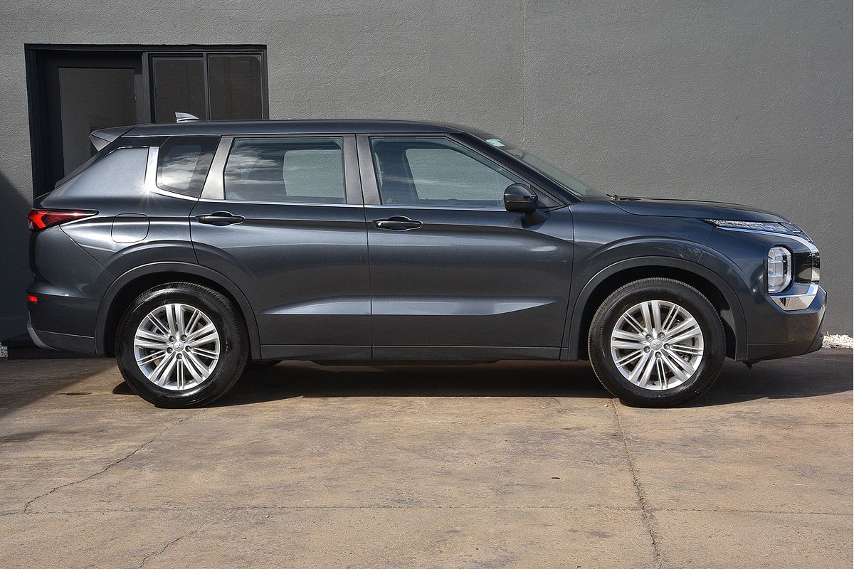 2024 Mitsubishi Outlander LS ZM