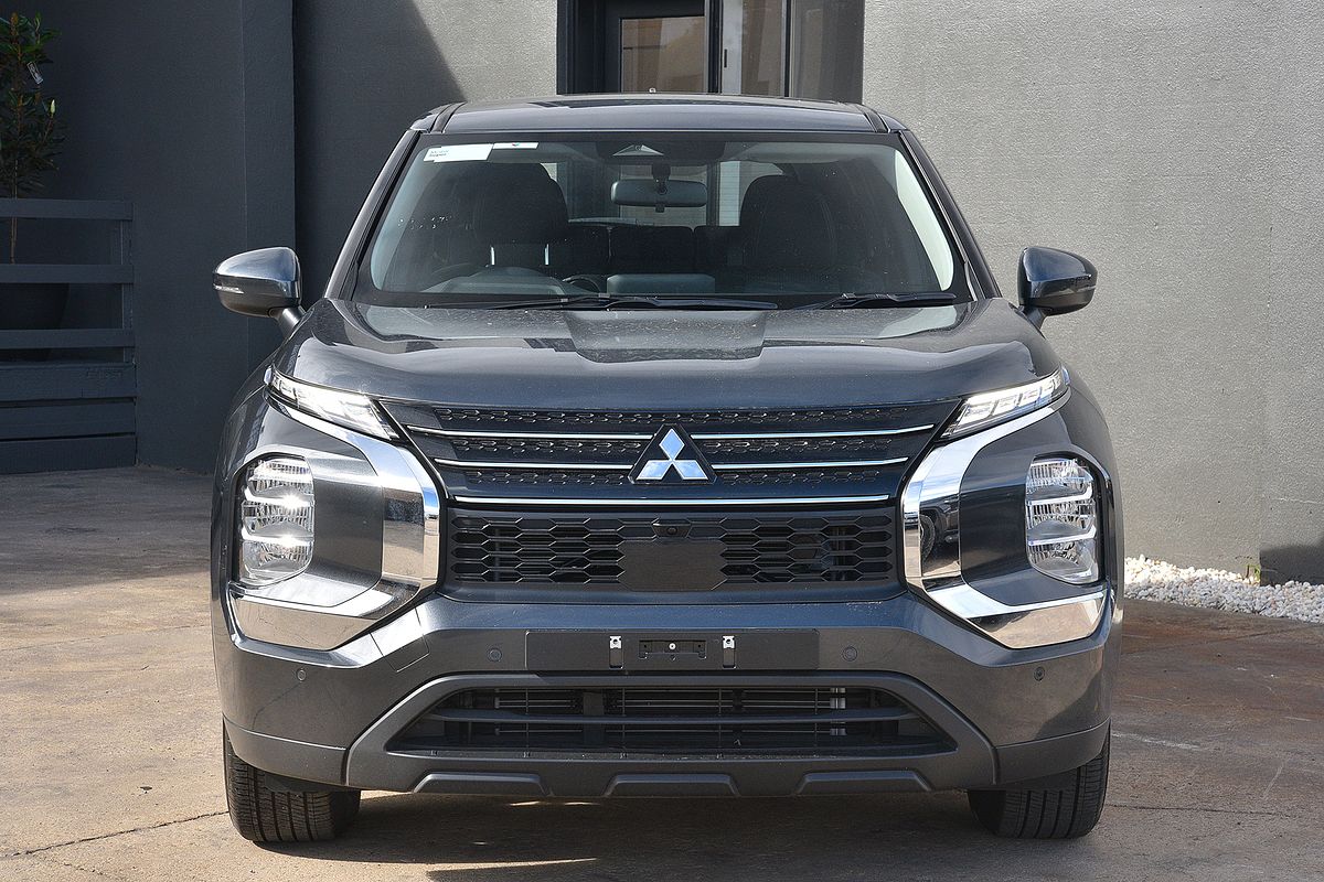 2024 Mitsubishi Outlander LS ZM