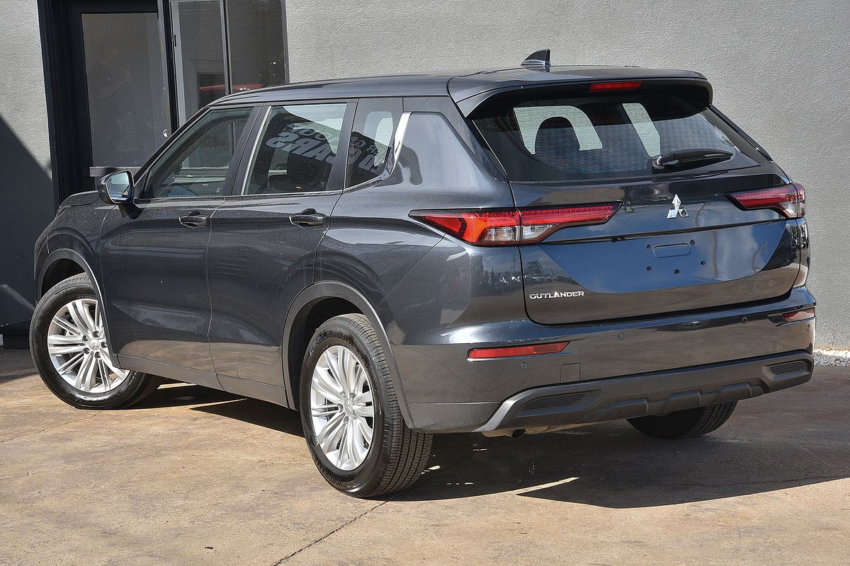 2024 Mitsubishi Outlander LS ZM