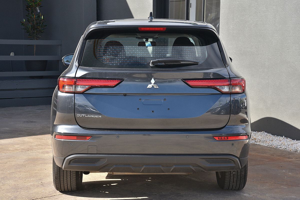 2024 Mitsubishi Outlander LS ZM