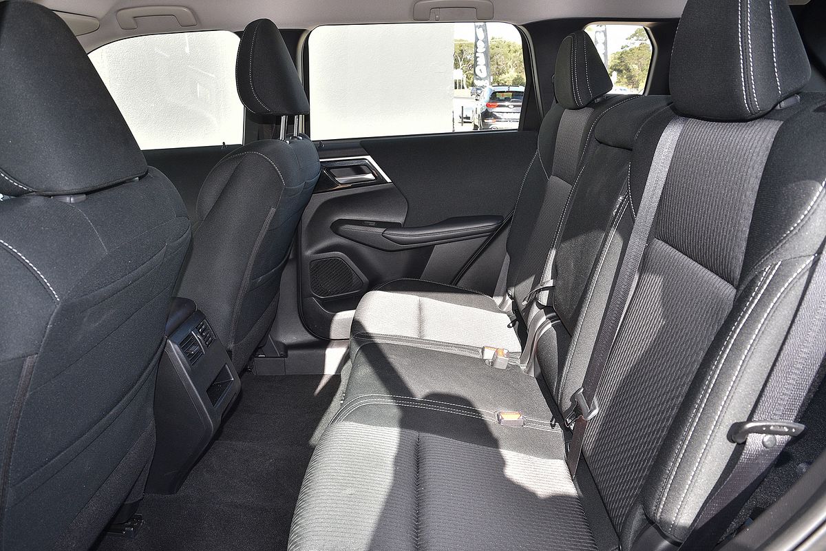 2024 Mitsubishi Outlander LS ZM