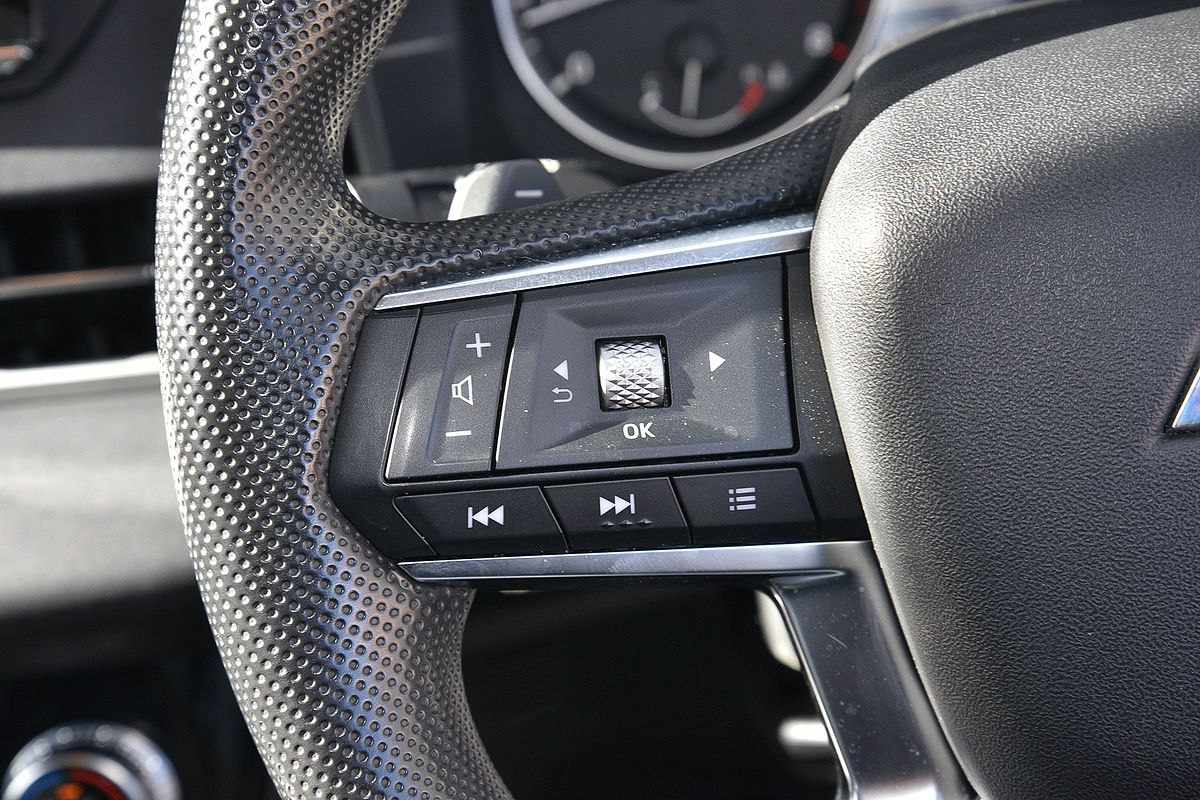 2024 Mitsubishi Outlander LS ZM