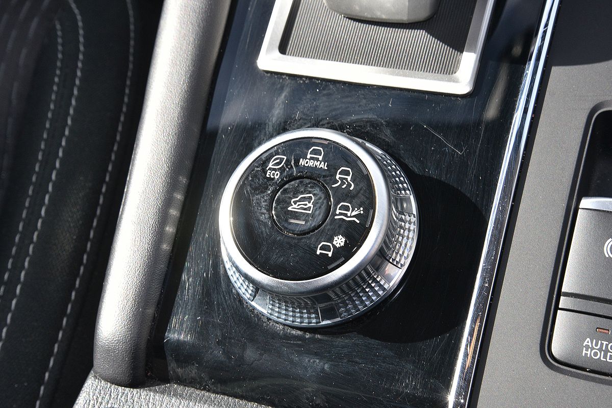 2024 Mitsubishi Outlander LS ZM