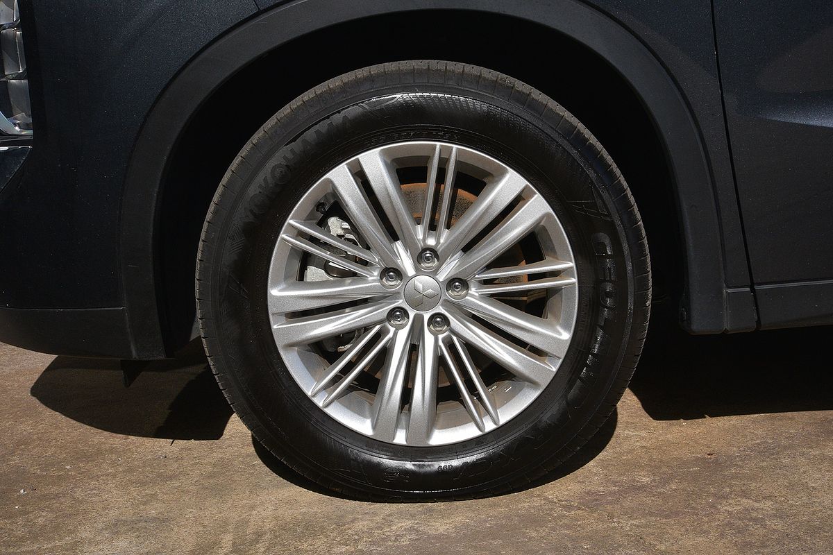 2024 Mitsubishi Outlander LS ZM