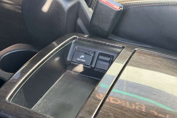 2010 Nissan Elgrand Rider E52
