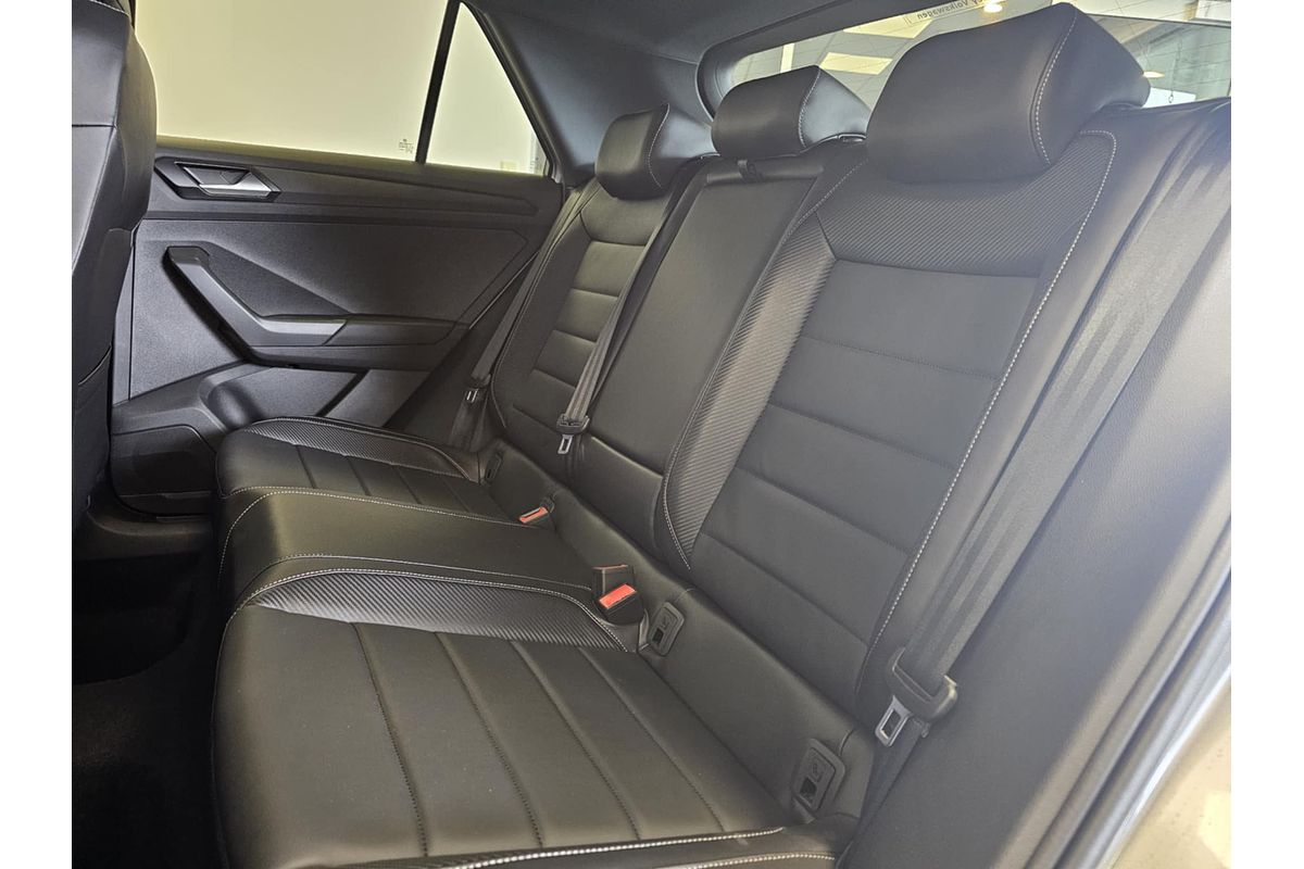 2024 Volkswagen T-Roc 140TSI R-Line D11