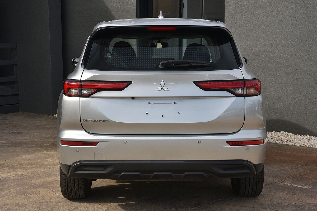 2024 Mitsubishi Outlander LS ZM