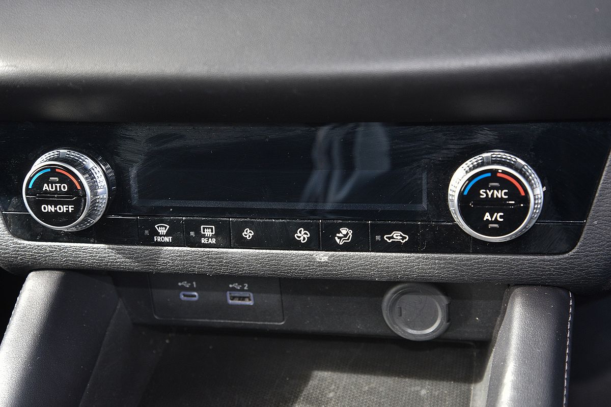2024 Mitsubishi Outlander LS ZM