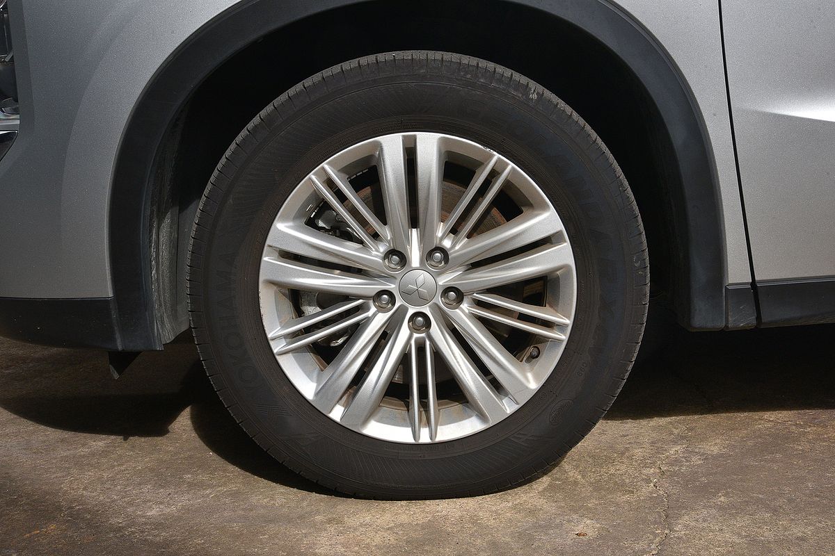 2024 Mitsubishi Outlander LS ZM