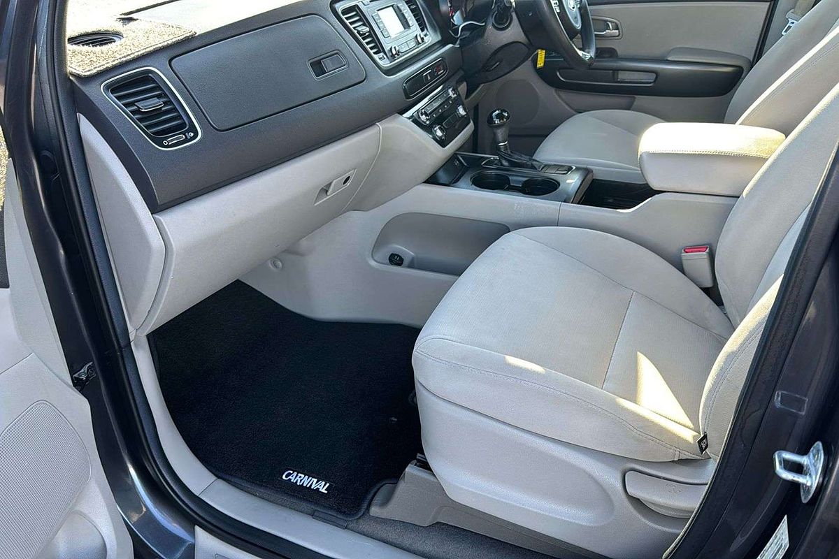 2016 Kia Carnival S YP