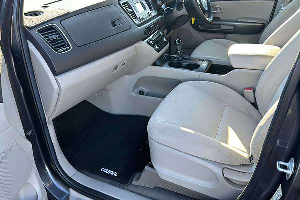 2016 Kia Carnival S YP