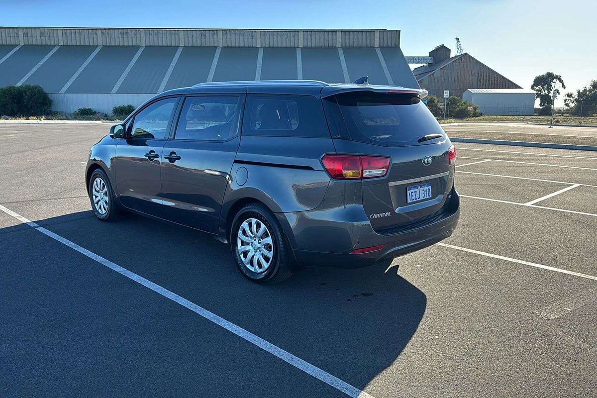 2016 Kia Carnival S YP