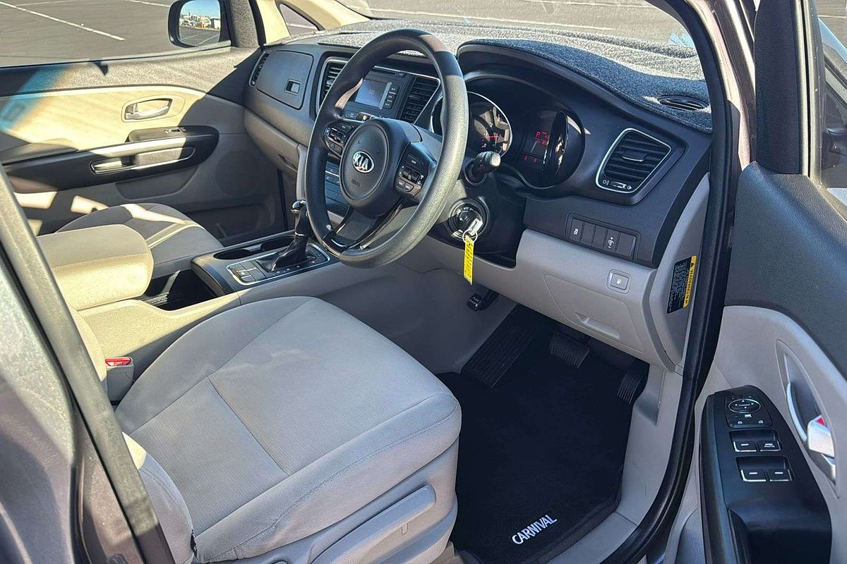 2016 Kia Carnival S YP