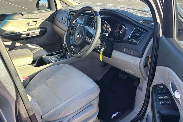 2016 Kia Carnival S YP