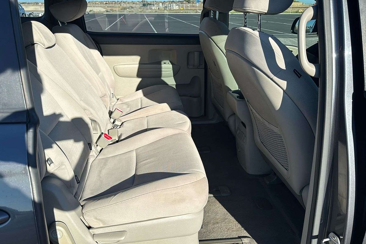 2016 Kia Carnival S YP