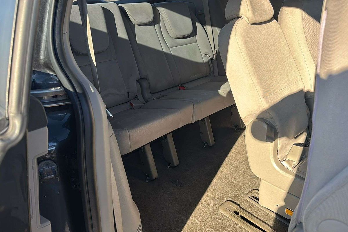 2016 Kia Carnival S YP