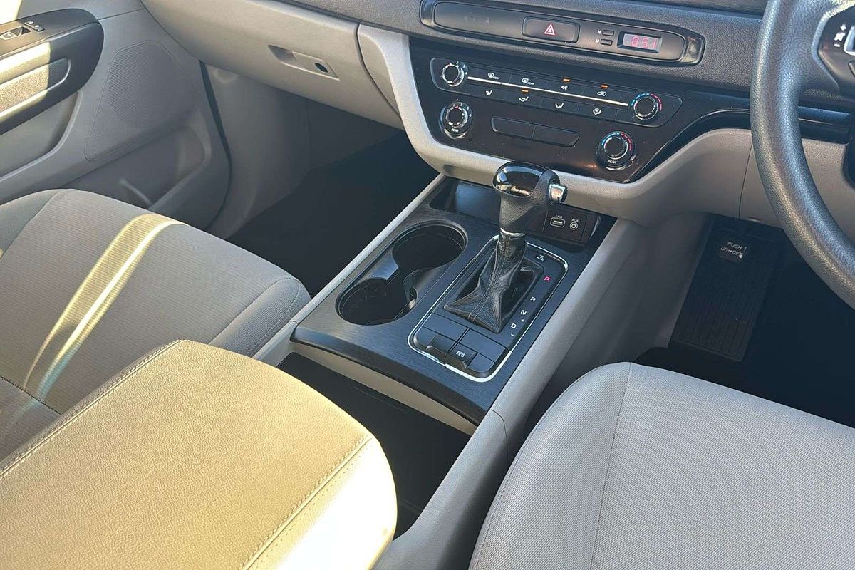 2016 Kia Carnival S YP