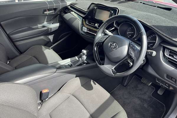 2017 Toyota C-HR NGX10R