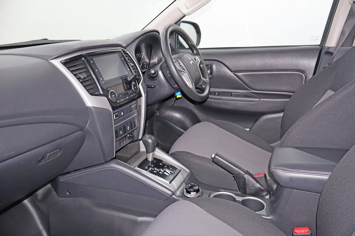 2022 Mitsubishi Triton GLX+ MR 4X4