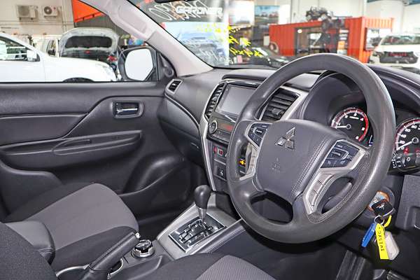 2022 Mitsubishi Triton GLX+ MR 4X4