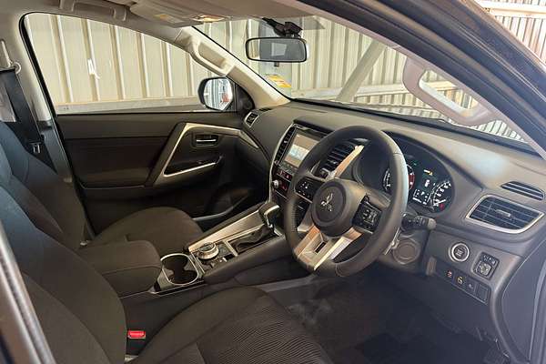 2025 Mitsubishi Pajero Sport GLX QG