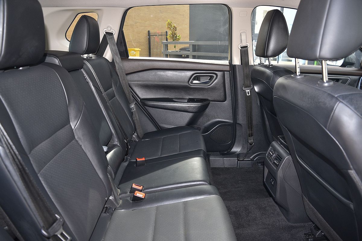 2023 Nissan X-TRAIL ST-L T33