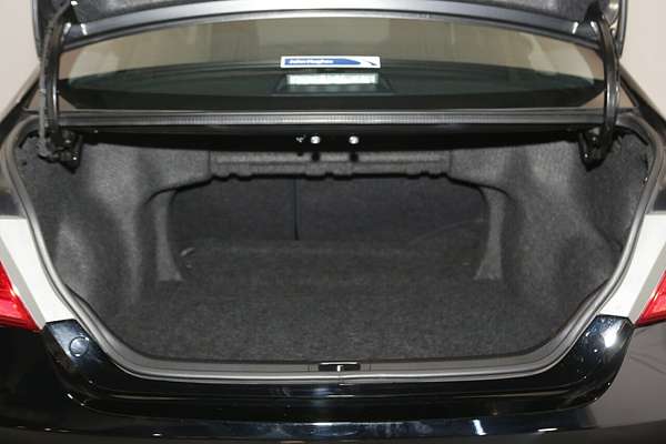 2015 Toyota Camry Atara SL AVV50R