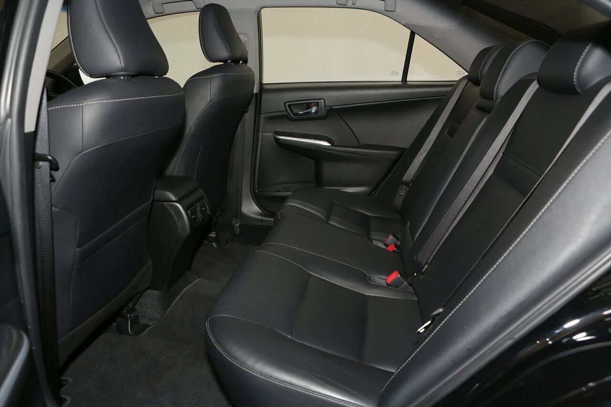 2015 Toyota Camry Atara SL AVV50R