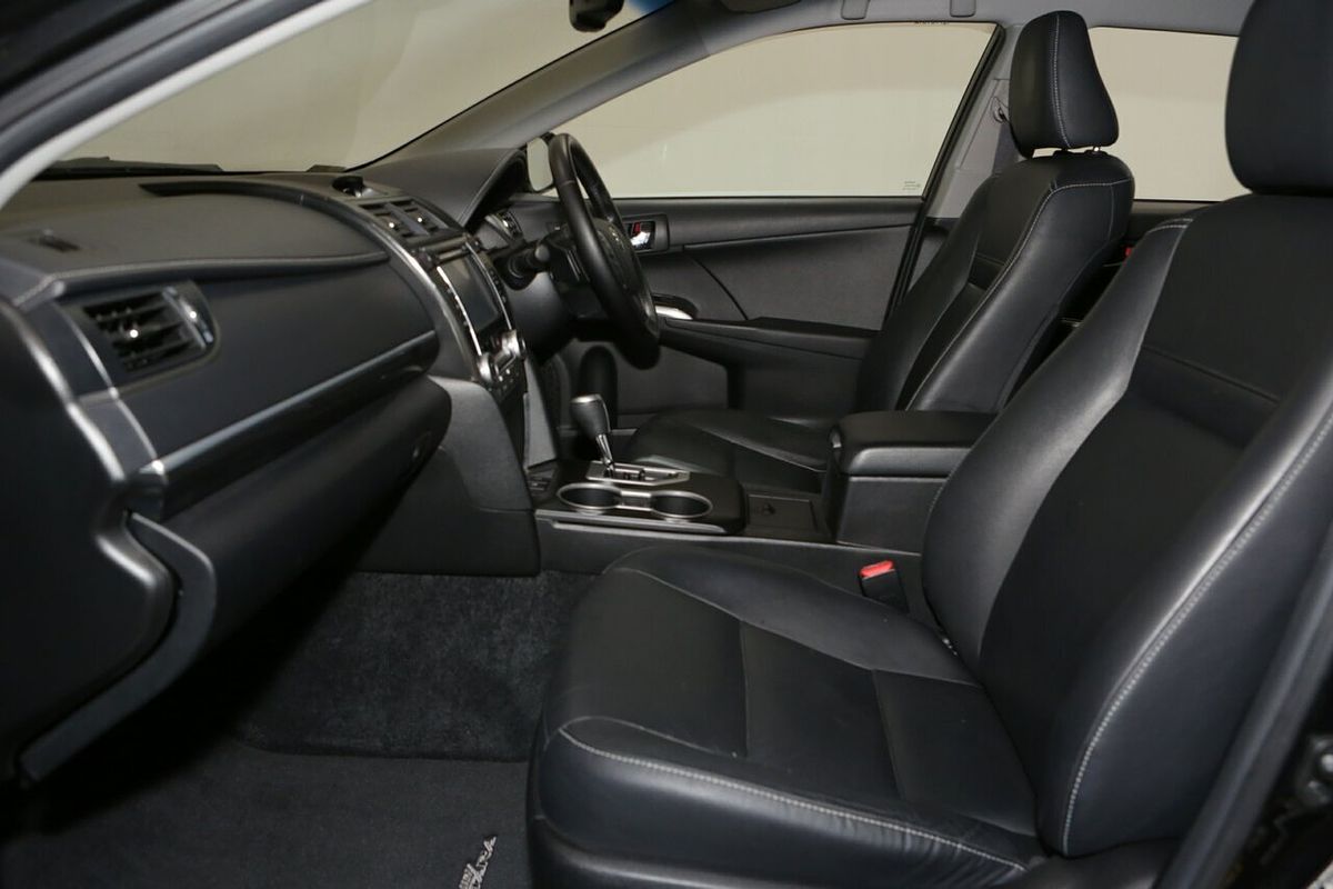 2015 Toyota Camry Atara SL AVV50R