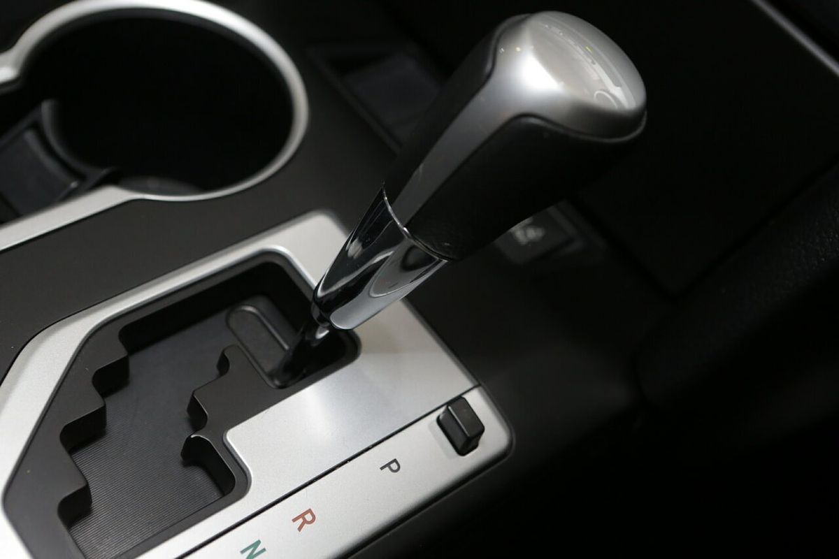 2015 Toyota Camry Atara SL AVV50R