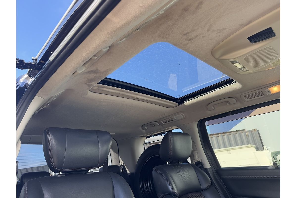2010 Nissan Elgrand Rider E52