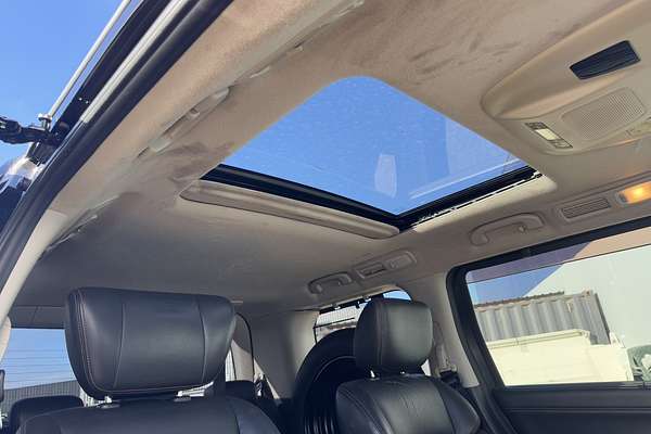 2010 Nissan Elgrand Rider E52